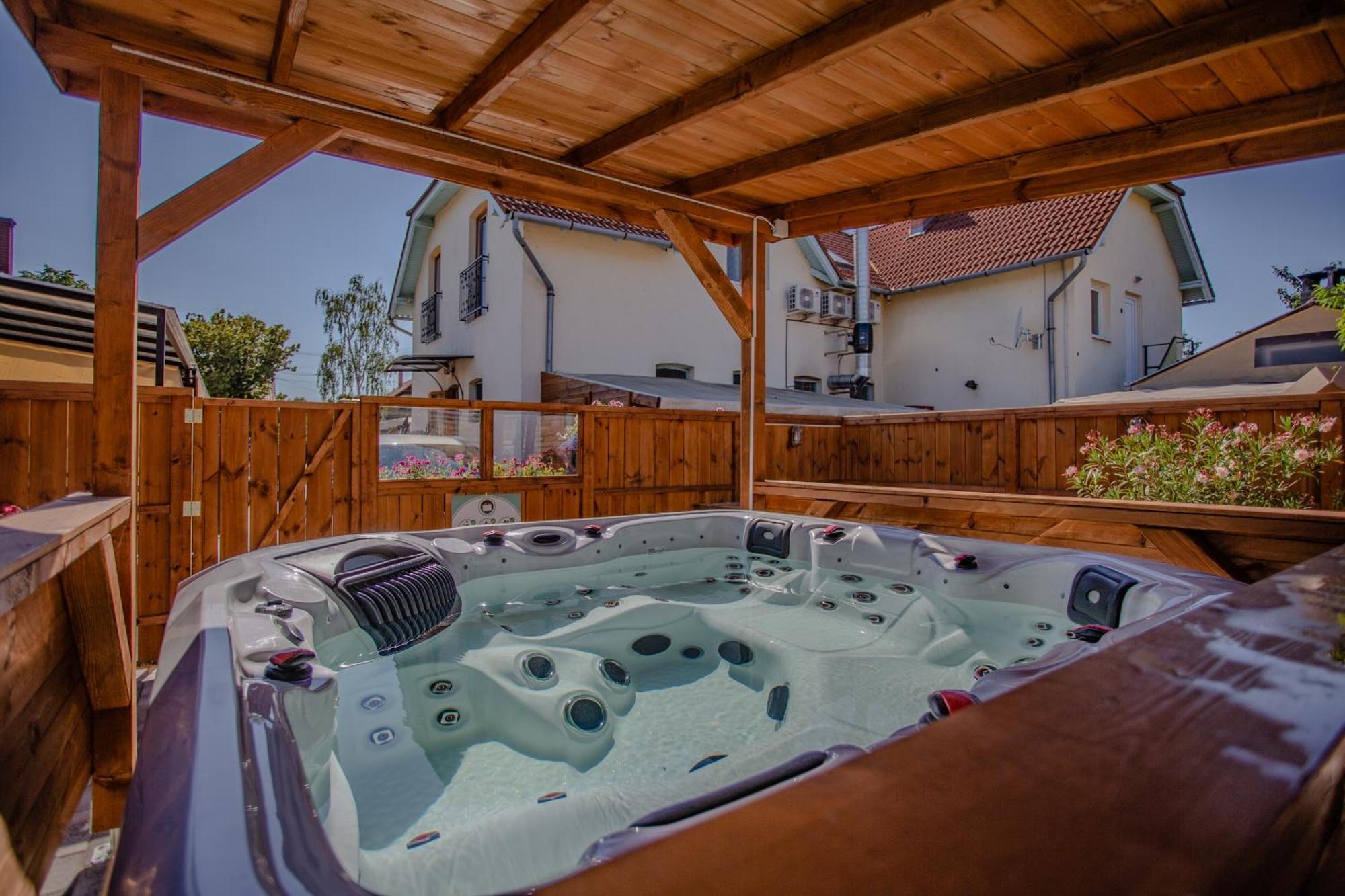 Bed & Breakfast Oetoesfogat Panzio 3*