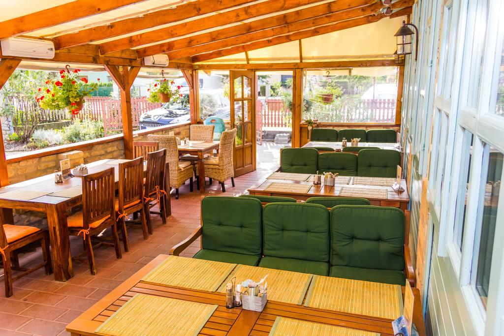 B&B Oetoesfogat Panzio Siófok