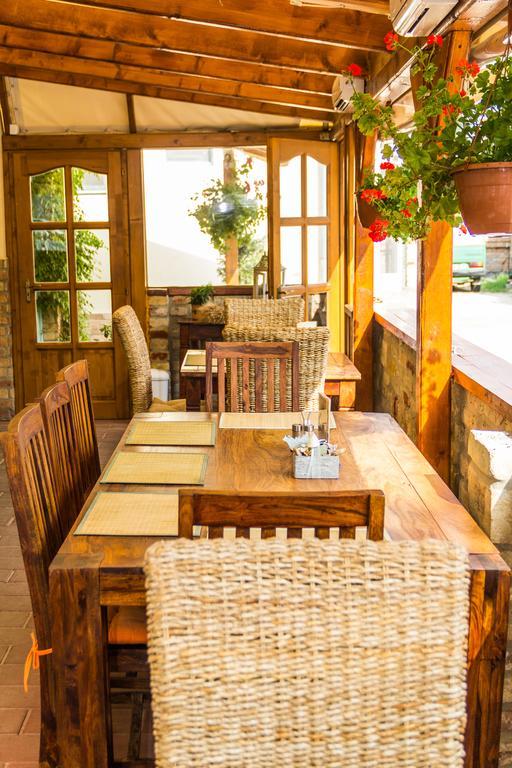 Oetoesfogat Panzio Bed & Breakfast
