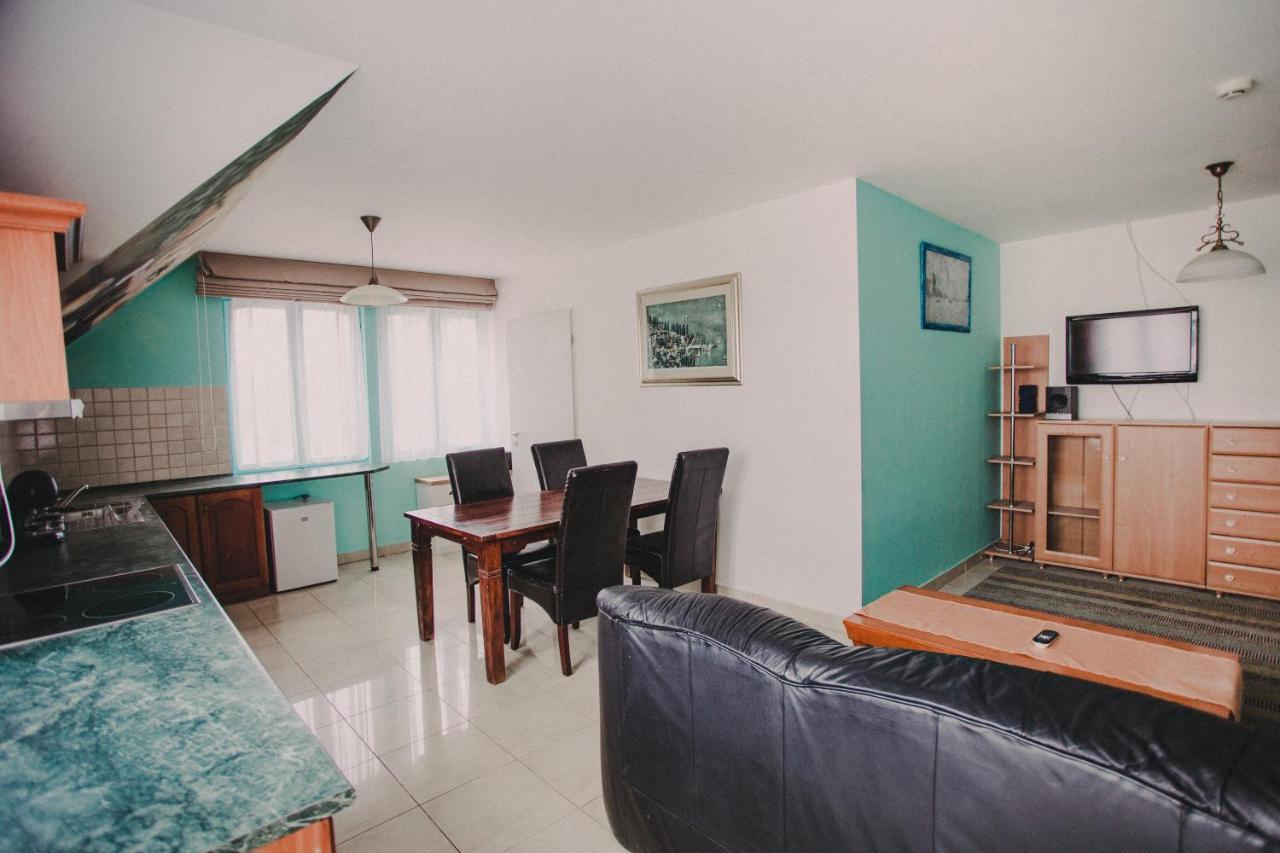 Oetoesfogat Panzio 3* Siófok